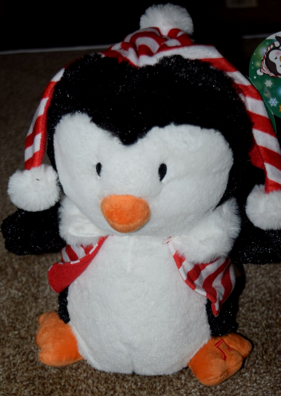 ANIMATED SINGING and DANCING PENGUIN, Sings 