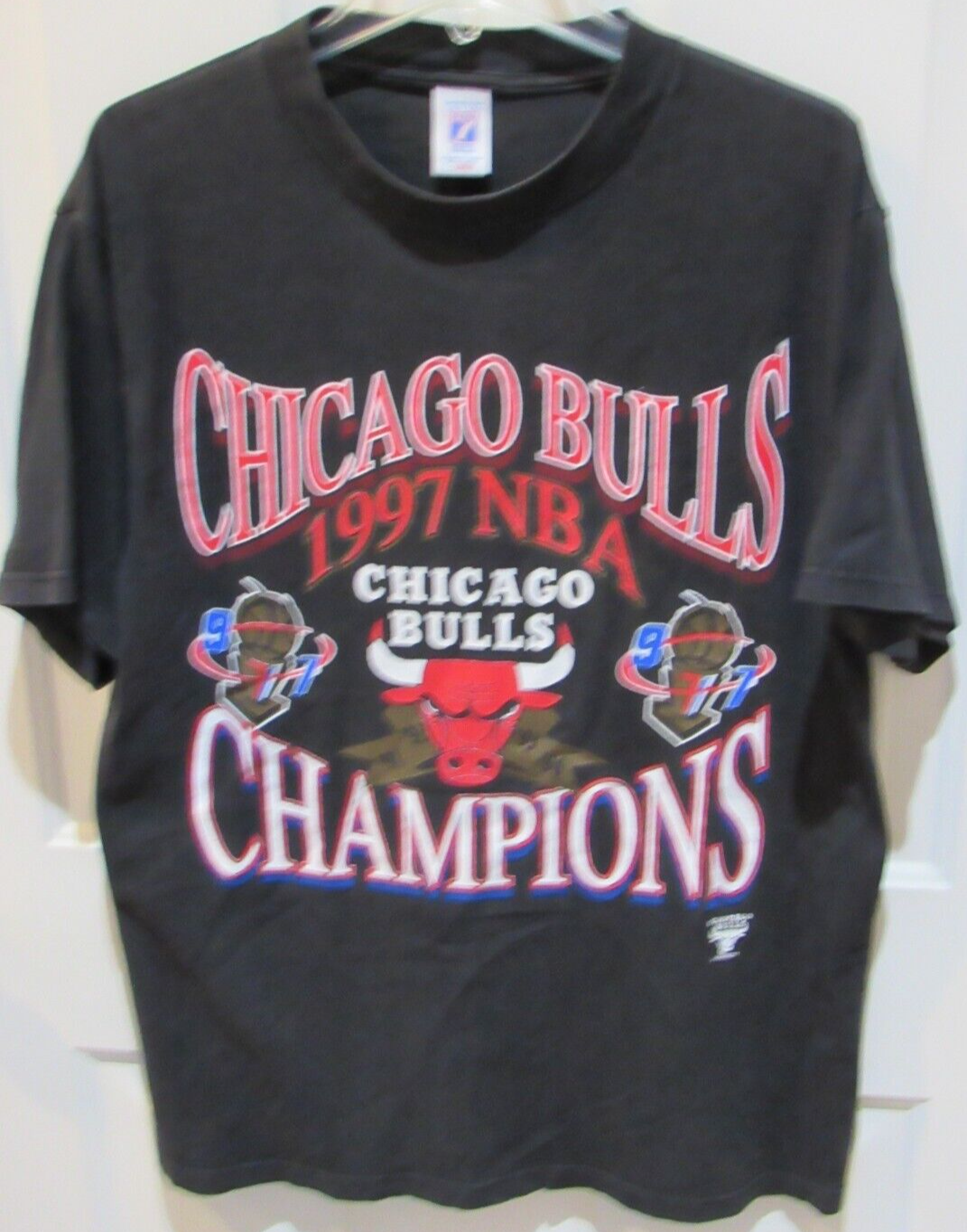 Vintage Logo 7 Adult Size Large Chicago Bulls 1997 NBA