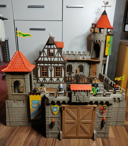 PLAYMOBIL Grosse Ritterburg 3666 von 1993 mit Figuren