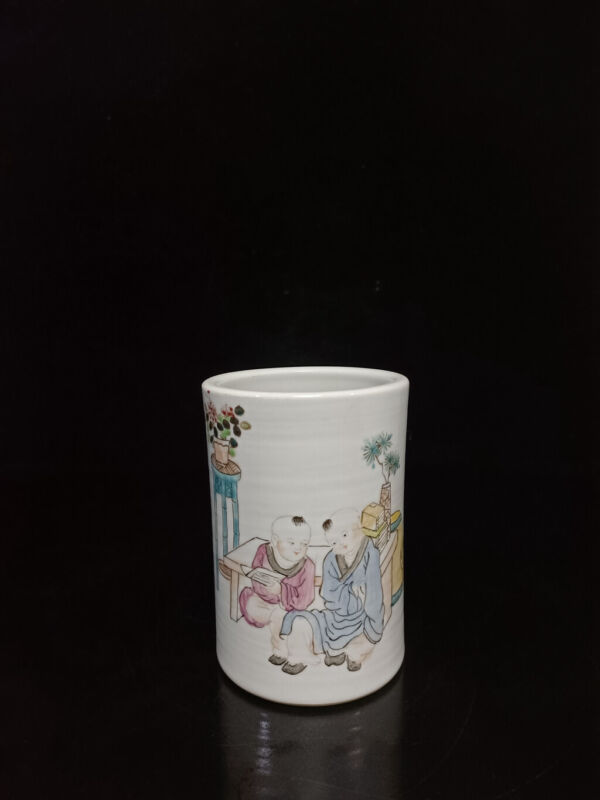 Chinese Porcelain Handmade Exquisite Figures Pattern  Brush Pot 12234