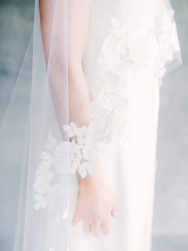 kelaixiang Charming Appliques Cathedral Length Wedding Cloak Bridal Cape