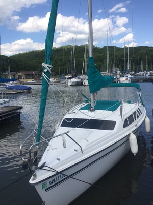 sailboat 1995 Hunter 23.5 with Honda 9.9