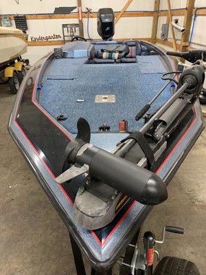 1996 bullet bass boat 21XD w/ 250hp Mercury