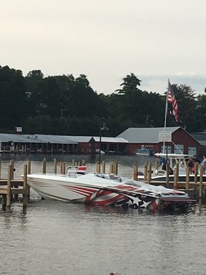 "One of a Kind" 1998 33' Baja Outlaw SST *NO RESERVE*