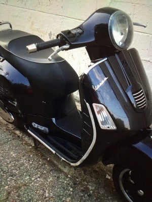 2009 Vespa GTS 300 scooter