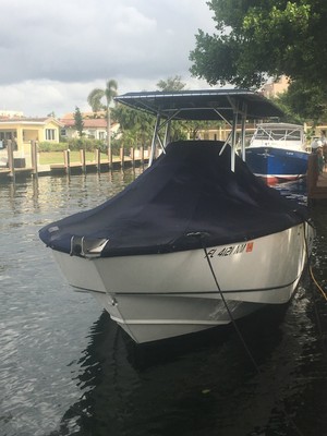Boston Whaler Outrage 240