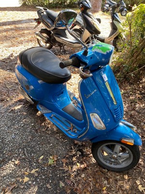 Italian Vespa Scooter - Blue