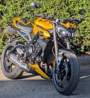 TRIUMPH STREET TRIPLE 765  RS 2023, 73 PLATE