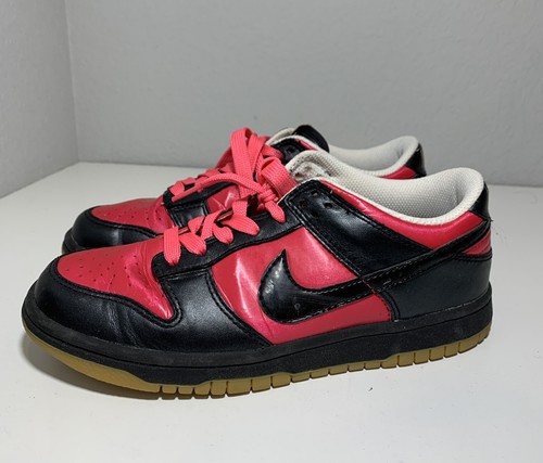 LIMTED EDITION ブリキ Womans Nike Dunk Low 'Cerise Black Gum 2007 309324-602 Size