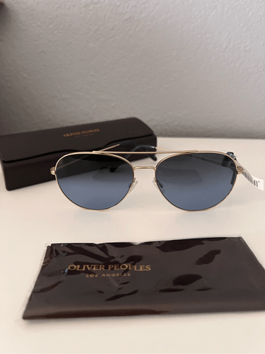 希少本 OLIVER PEOPLES : LOS ANGELES コンセプト本 Oliver Peoples: Frank: 9781614287322: Amazon.com: Books