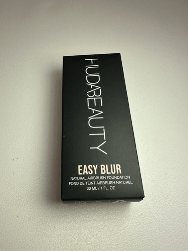 ファンデーション Huda Beauty Easy Blur 30ml CUSTARD Huda Beauty Easy Blur Foundation - Custard 220N – BEAUTIZSHOP