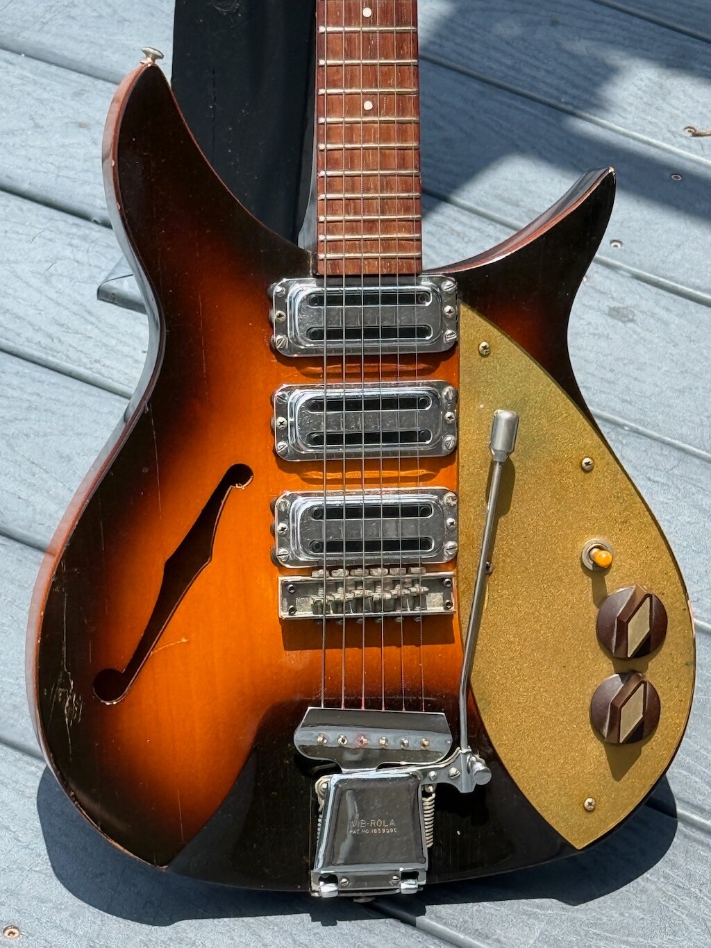 Rickenbacker 325 エレキギター Rickenbacker 325 | Vintage Guitar® magazine