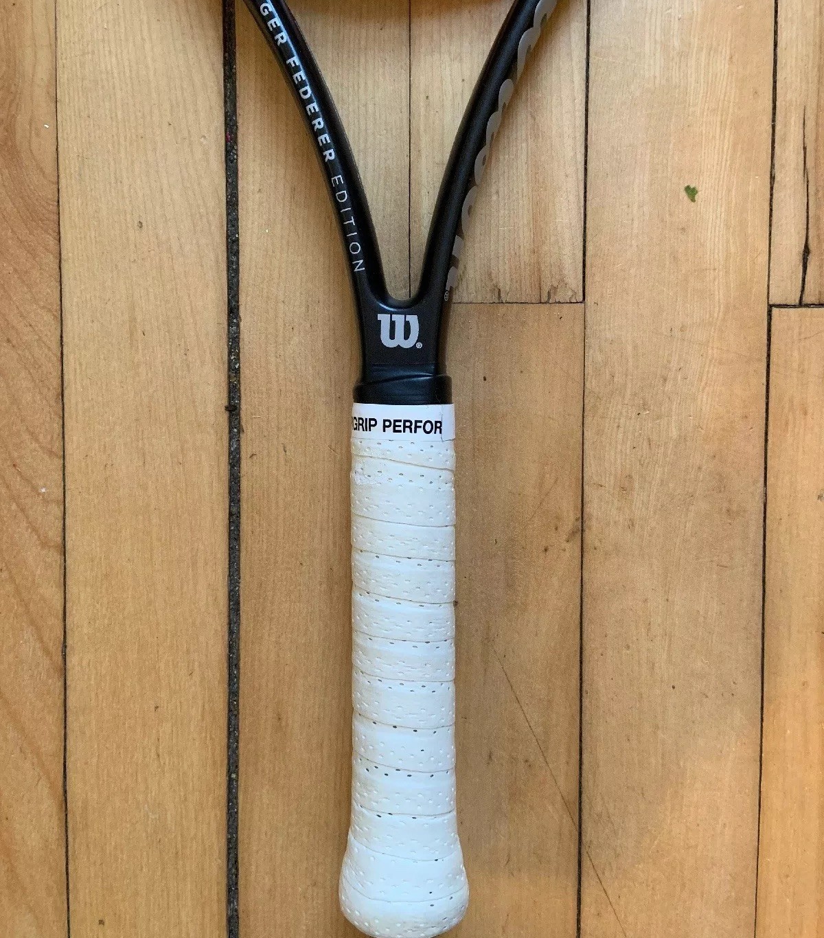 Wilson PRO STAFF 26 JUNIOR Tennis Racquet Roger Federer Grip 4”