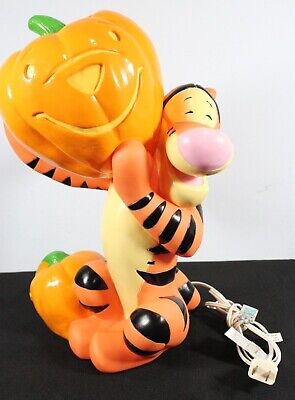 RARE Disney 2000 Winnie the Pooh Tigger Halloween Blow Mold Pumpkin Used & Works