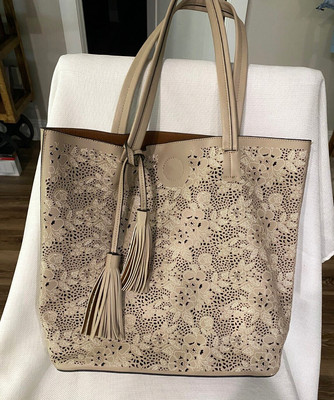 Women's La Diva Purse - Cut Out Design - New !!