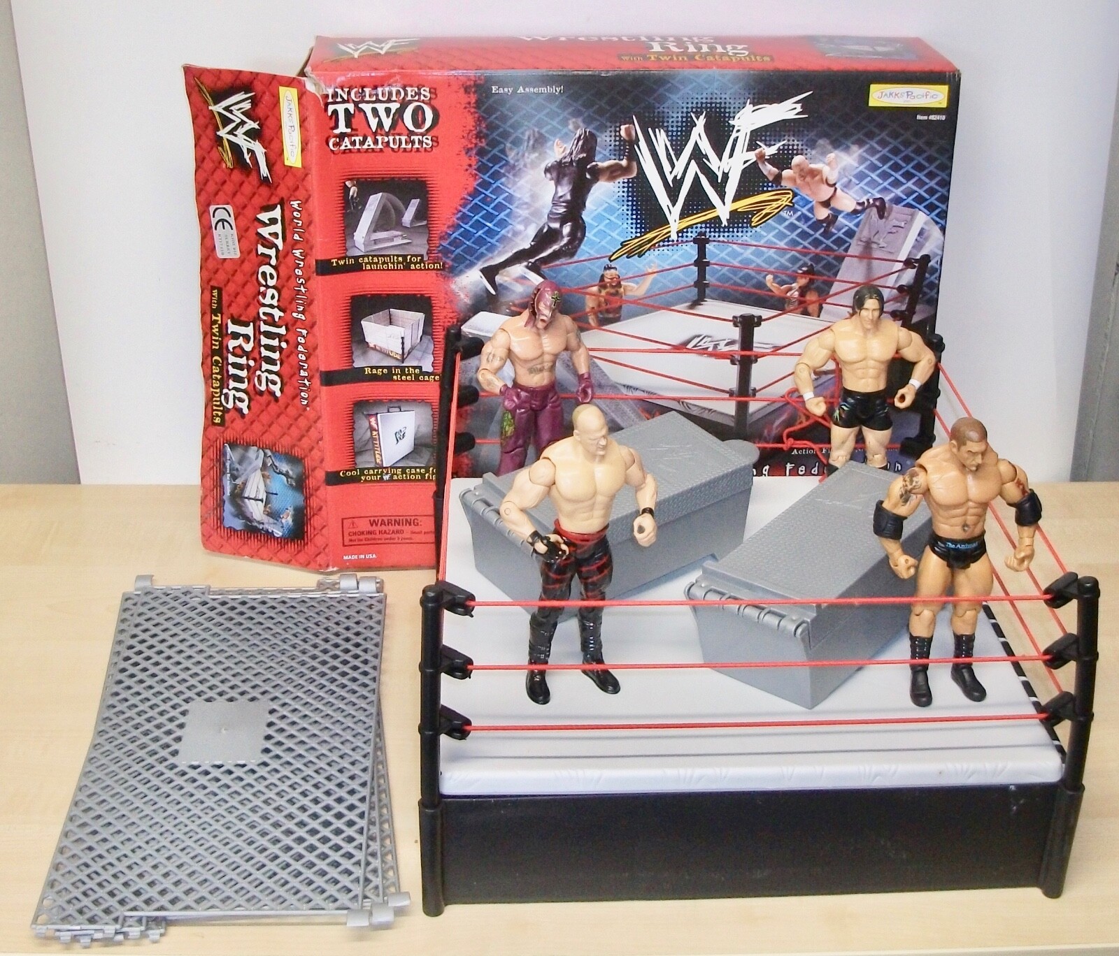 WWF/WWE Steel Cage wrestling ring play set w/ Rey Mysterio