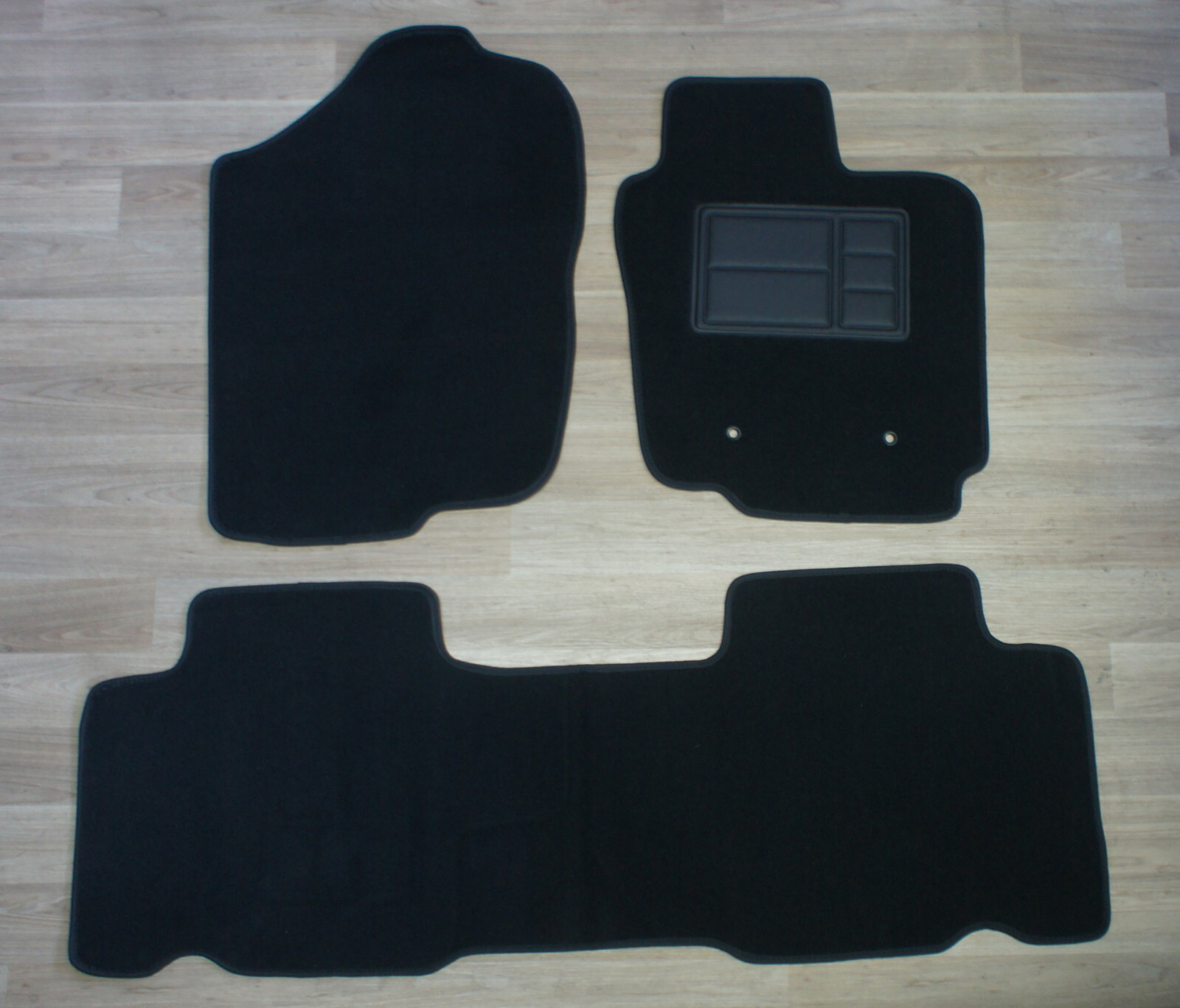 Front & Rear Car Floor Mats For Toyota RAV4 (RAV4) Manual 01/2006