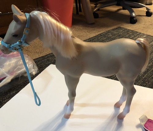 Our Generation Horse by Battat Tan with light brown Mane + Accesories