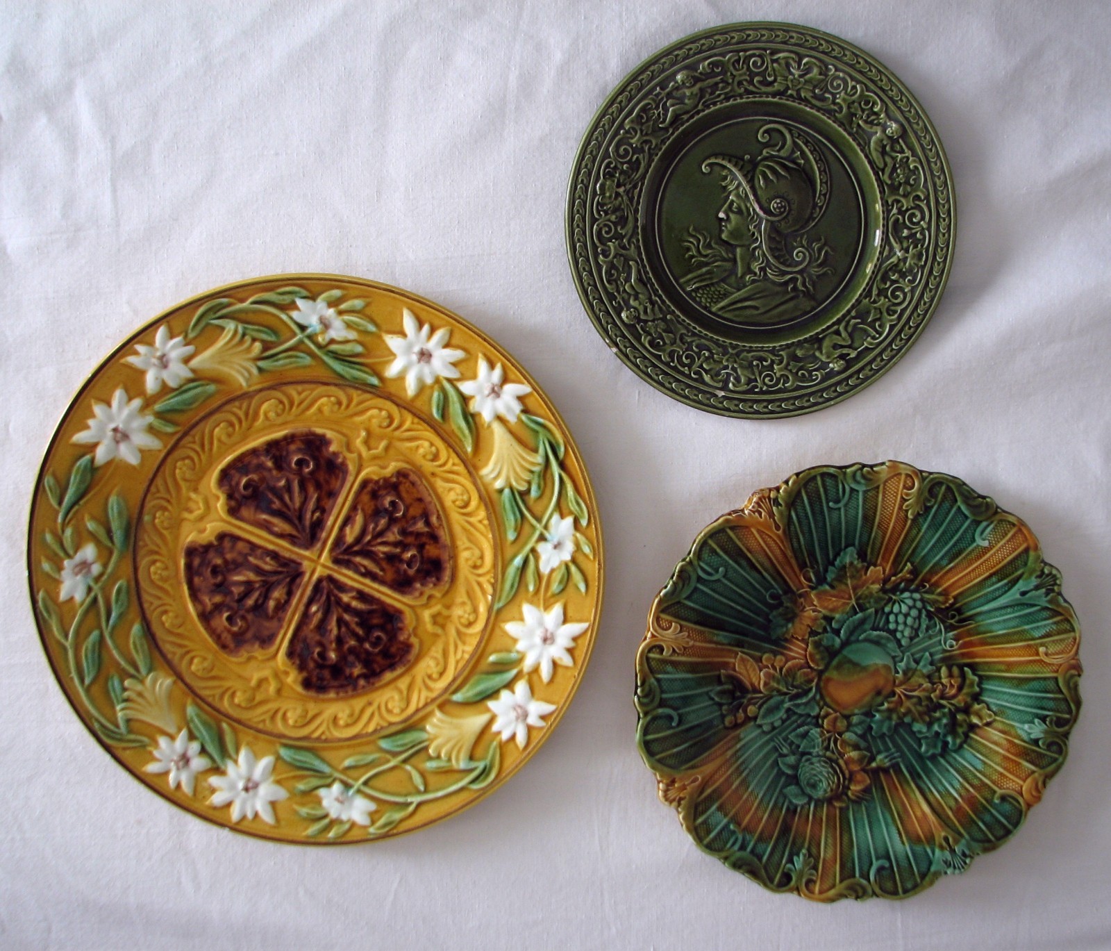 Villeroy & Boch German antique MAJOLICA plate yellow green 9