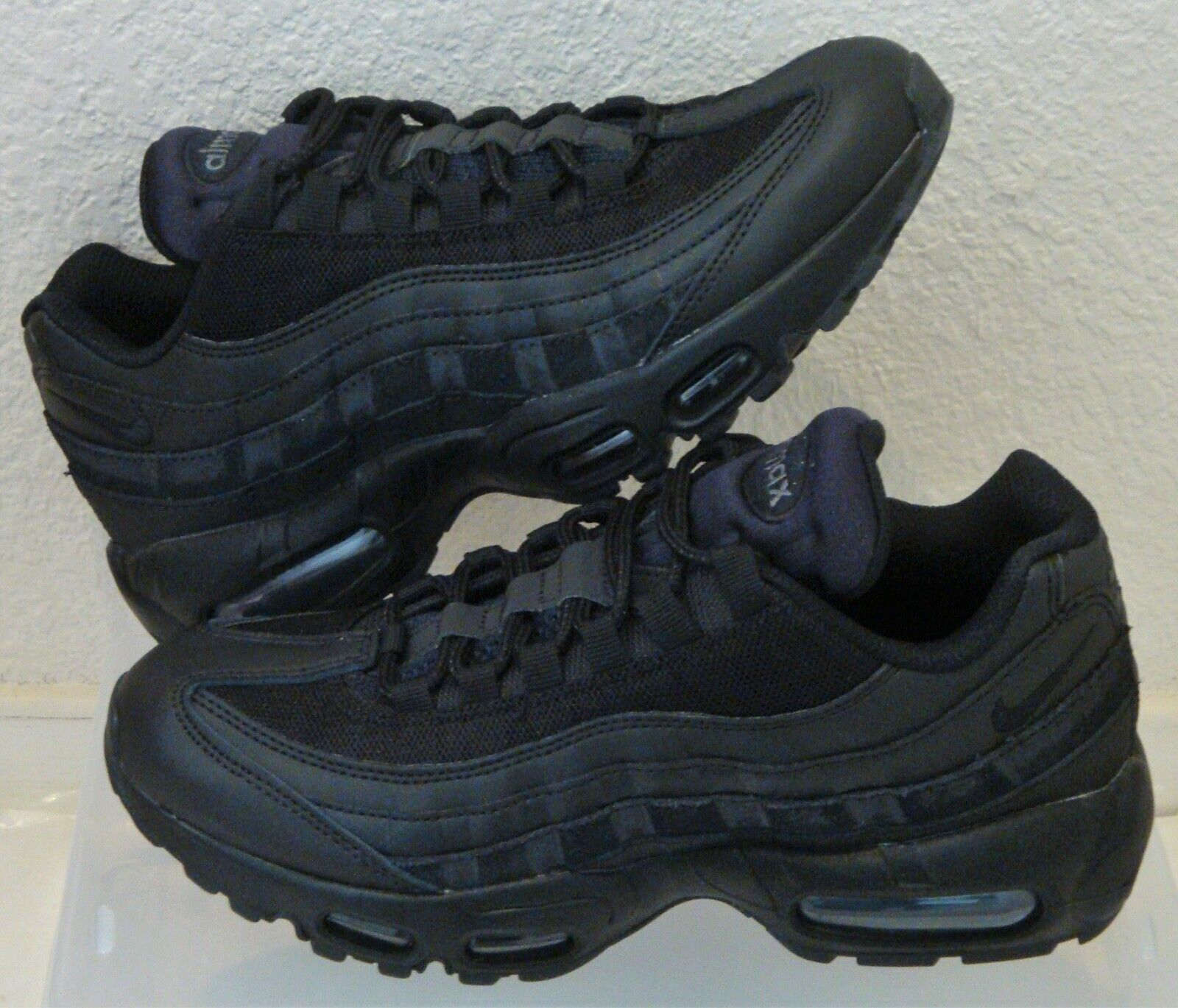 NIKE - Men - Air Max 95 - Black/Gold – Nohble