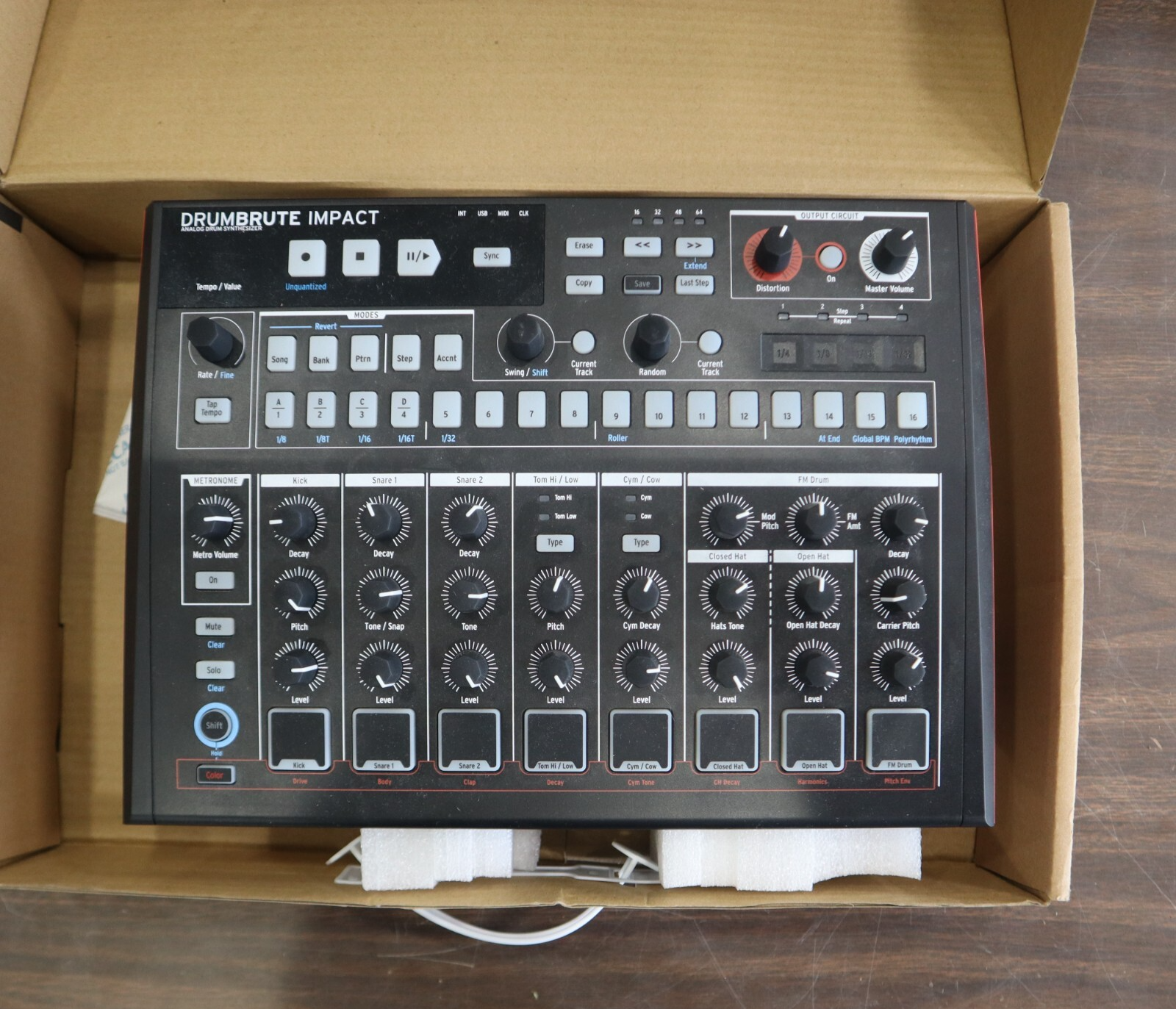 Arturia DrumBrute Impact Analog Drum Synthesizer Machine Arturia DrumBrute Impact Analog Drum Synthesizer Machine