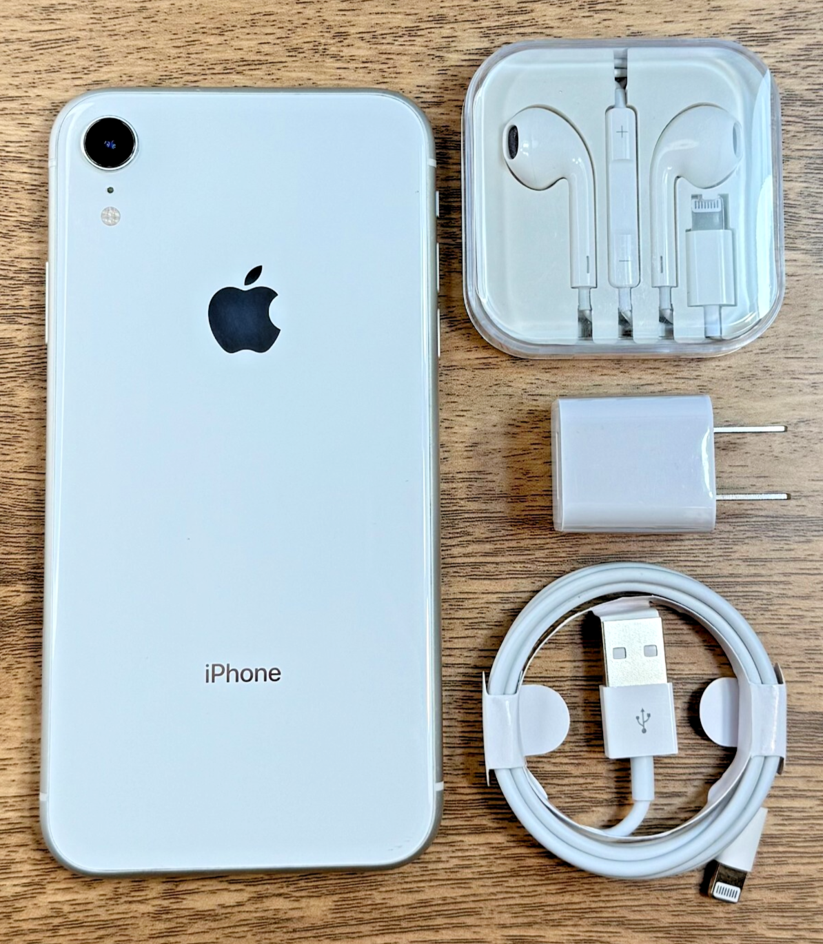 iPhone XR White 128 GB au