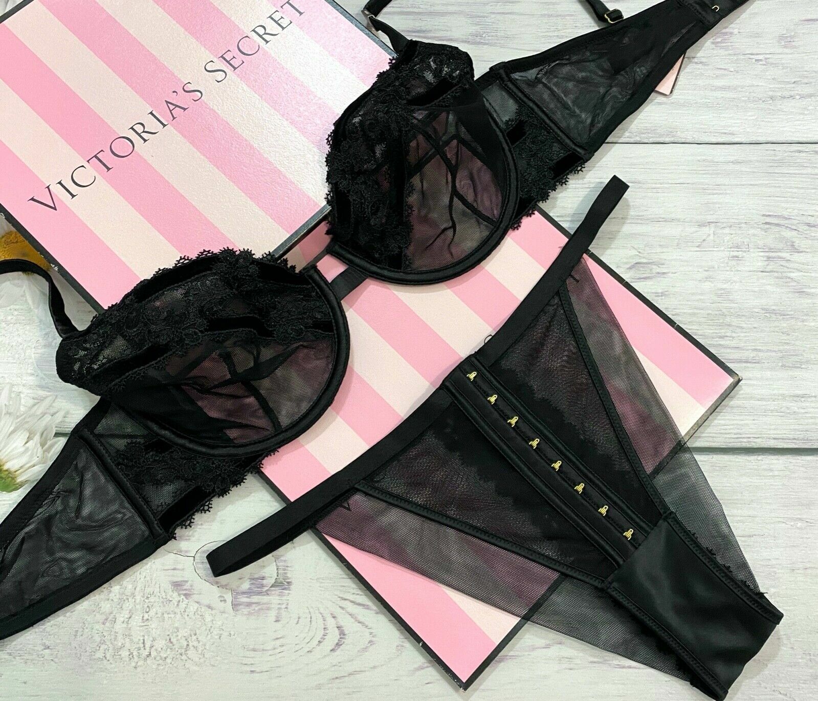 

Victorias Secret LUXE LINGERIE Комплект трусиков-бюстгальтеров без подкладки с бархатной отделкой из сетки, Черный