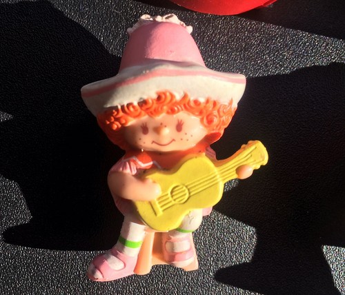 Lot of 6 Vintage Strawberry Shortcake Mini PVC Figures