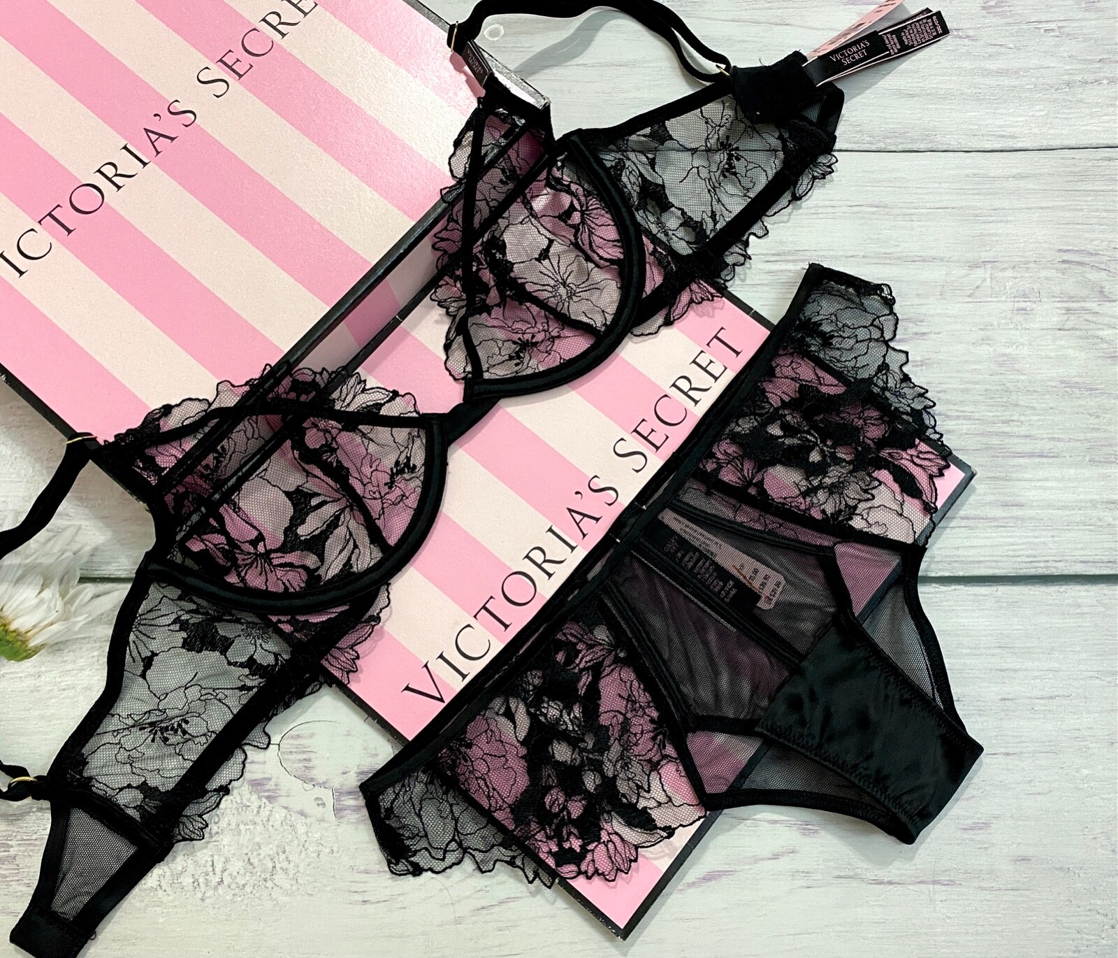 Victoria s Secret LUXE 2 Piece Set Demi Bra без подкладки Cheeky panty Black