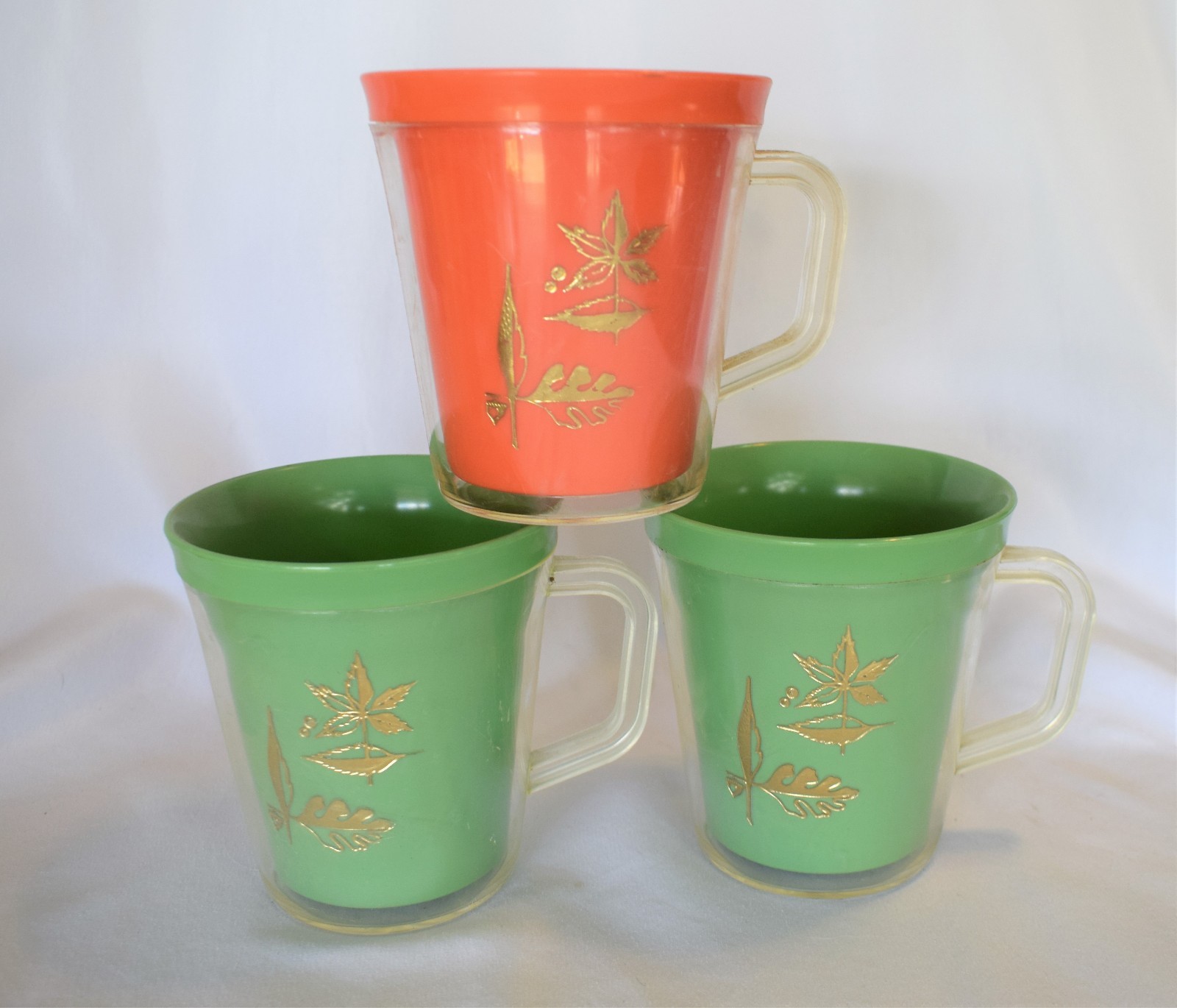 Vintage Lot / Set Mid-Century Plastic Cups / Tumblers / Mugs w/ Gold Flowers