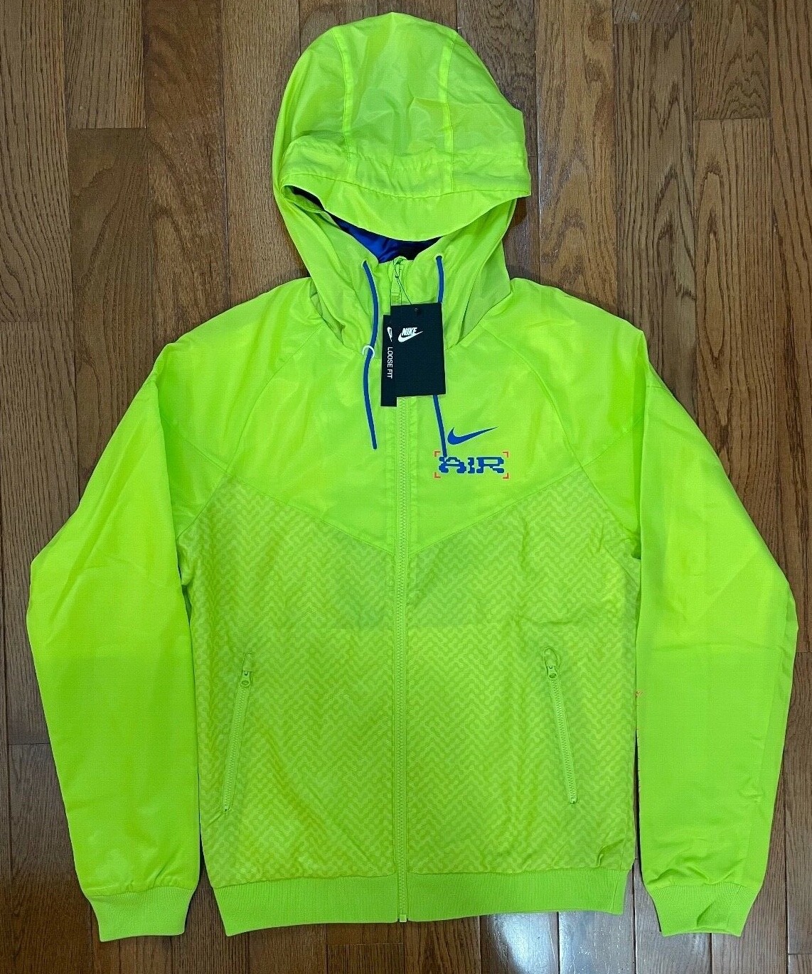 Nike Men's Catching Air Windrunner Jacket Neon Size Small CW4708-389 NWT | eBay Nike Men's Catching Air Windrunner Jacket Neon Size Small CW4708-389 NWT | eBay