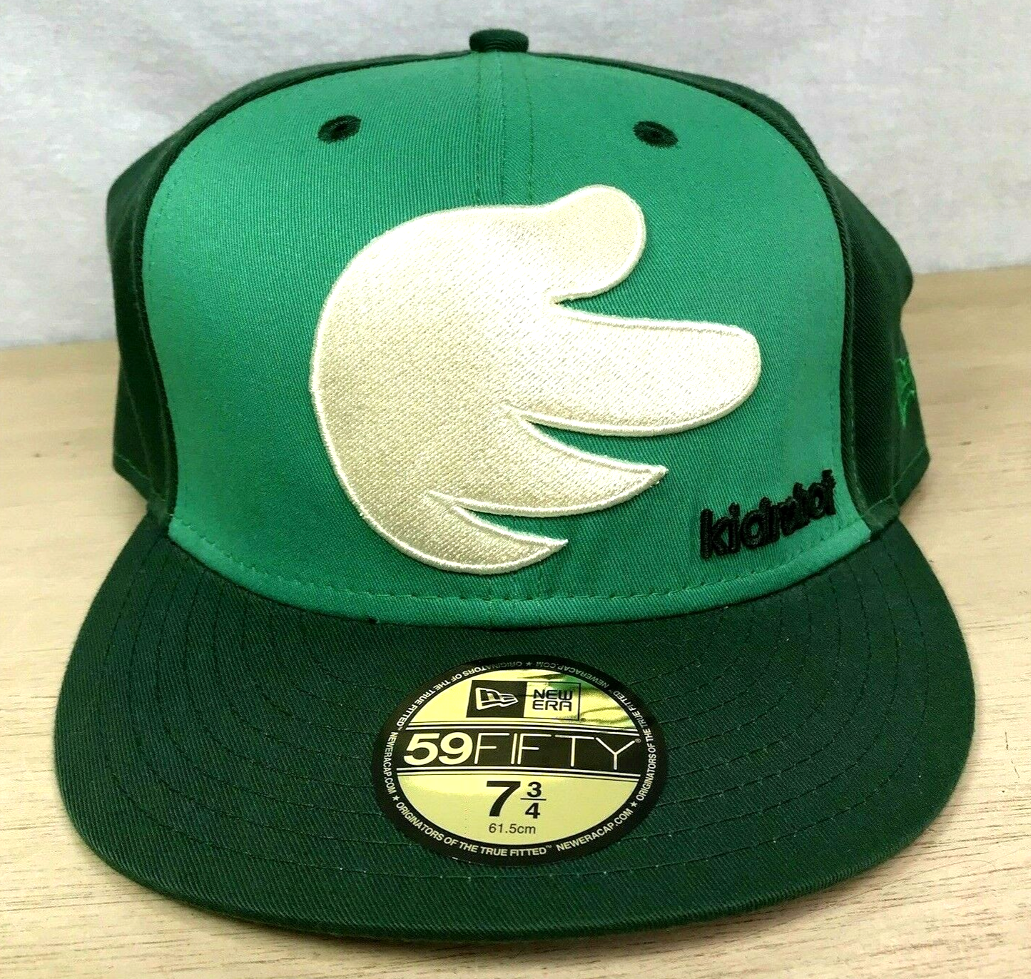 KidRobot New Era Hat Size 7 3/4 Green Cap 59Fifty Cap