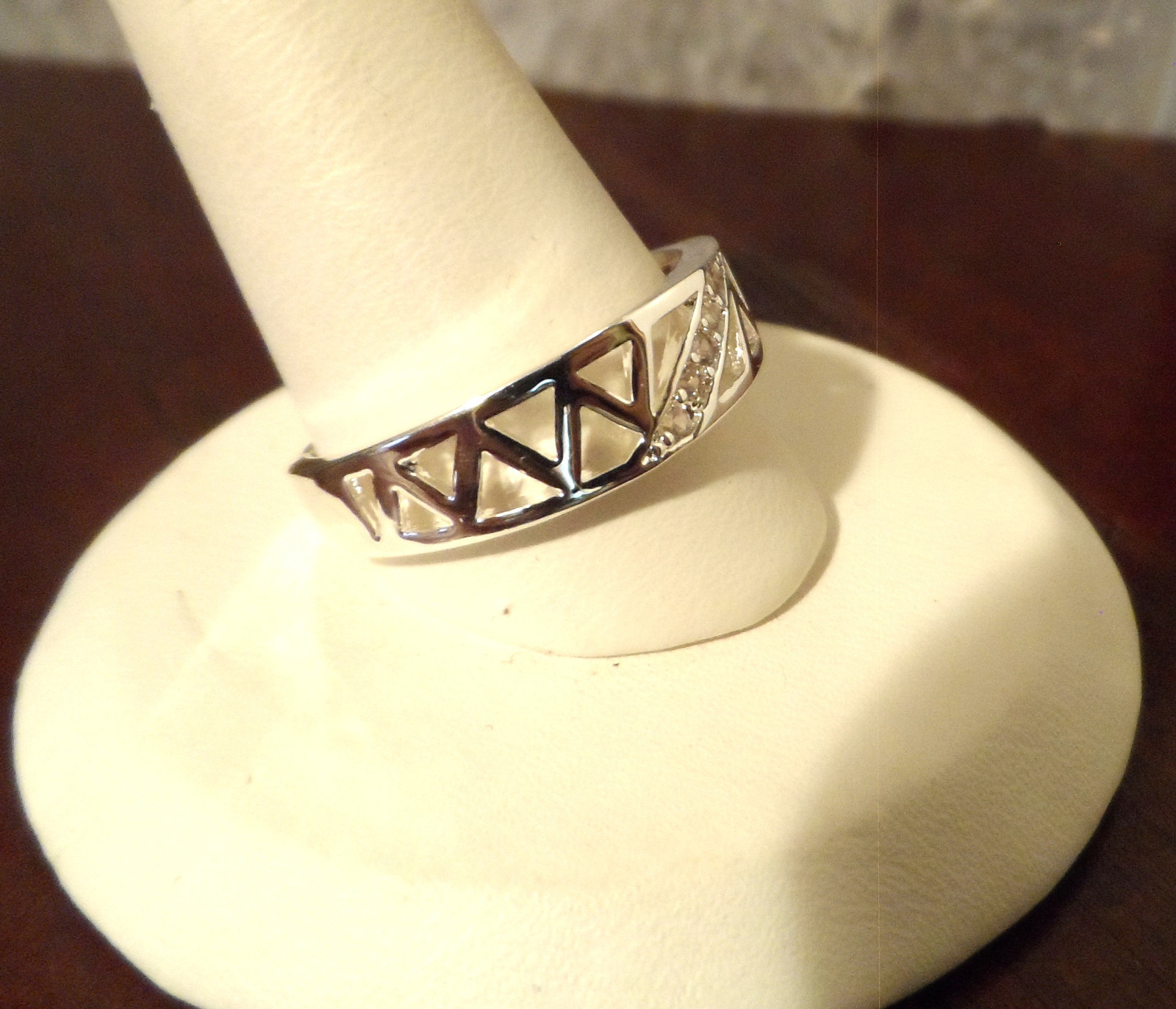 New Promise ENGAGEMENT Ring Unisex sz 8 Triangle band Clear Crystals x5 Plated