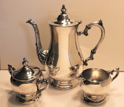 vintage wm rogers silverplate tea set-tea/coffepot, sugar/ cream