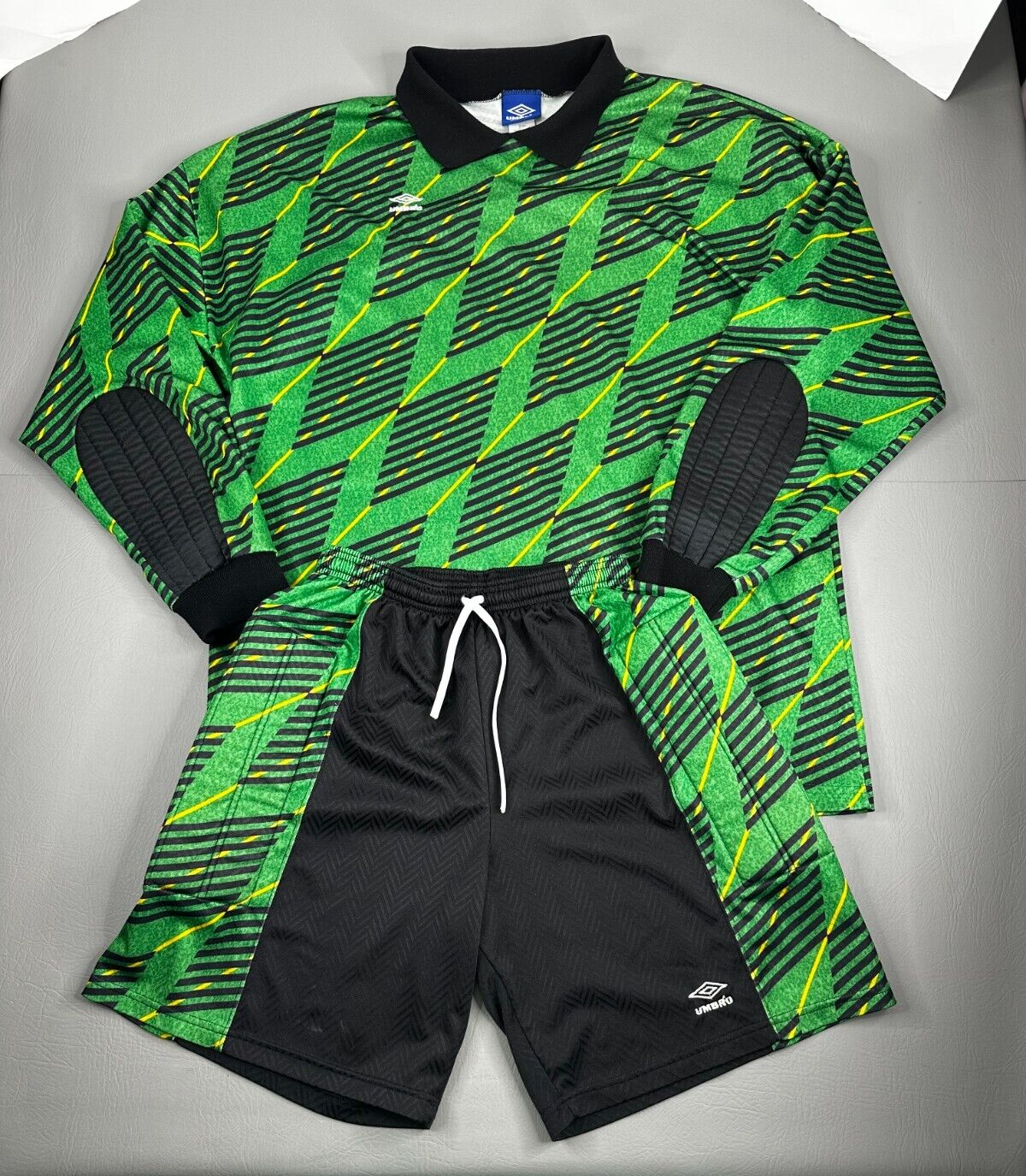 Rare Vintage UMBRO Crazy All Over Print Padded Soccer Keeper