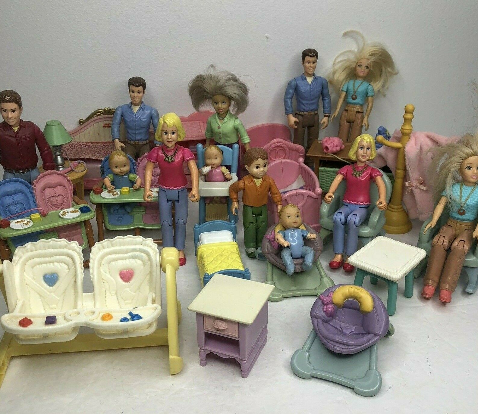 fisher price loving family dream dollhouse battery compartment