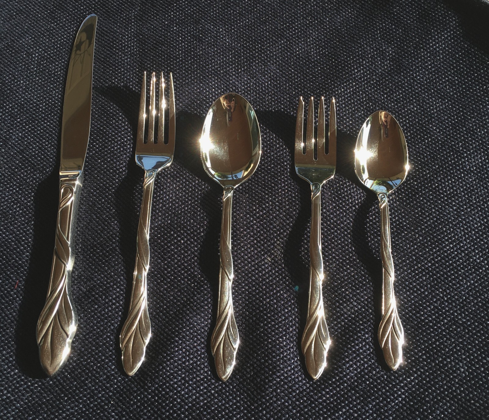 ONEDIA EDEN (1) 5 PIECE PLACE SETTING FLATWARE-SILVERWARE-STAINLESS-FORK-SPOON