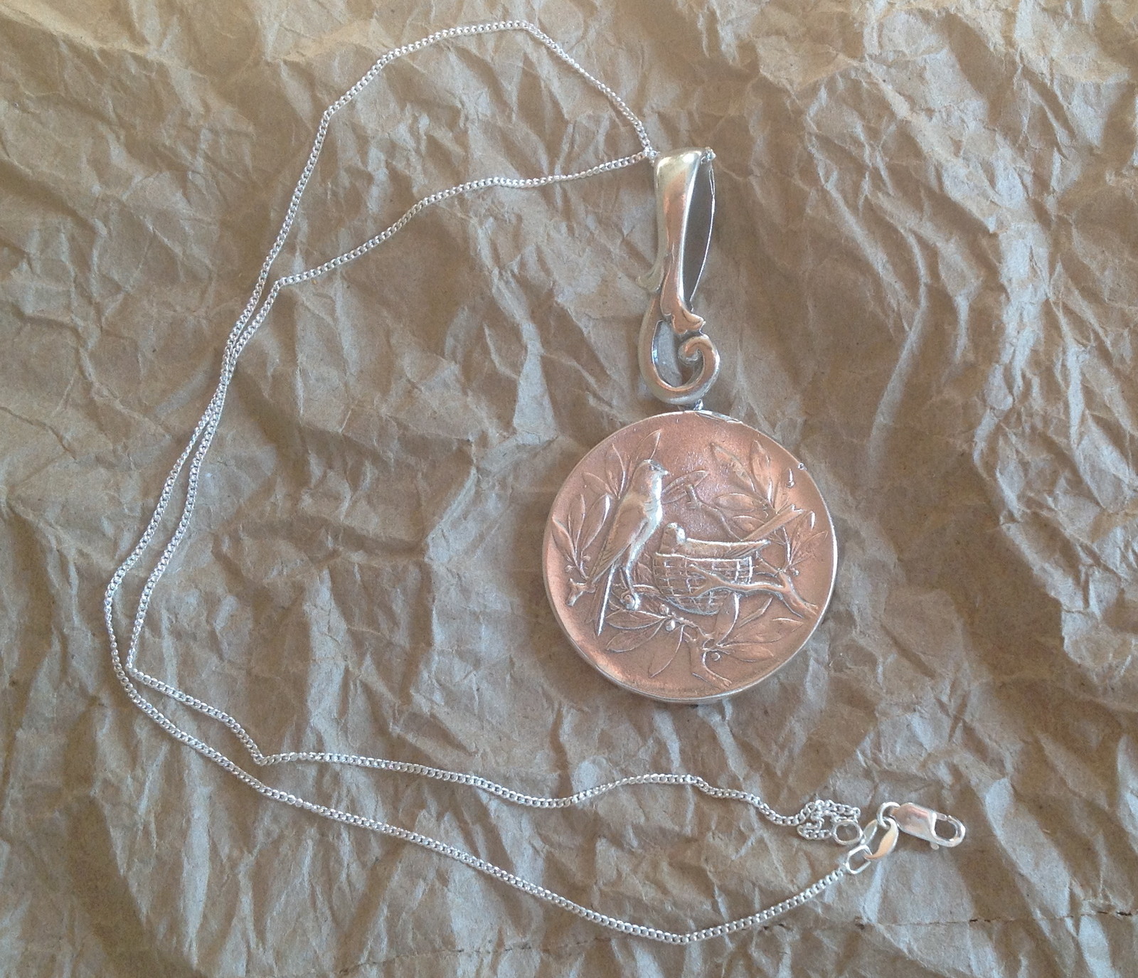 Sterling silver heavy coin vintage medallion bird nest pendant 18