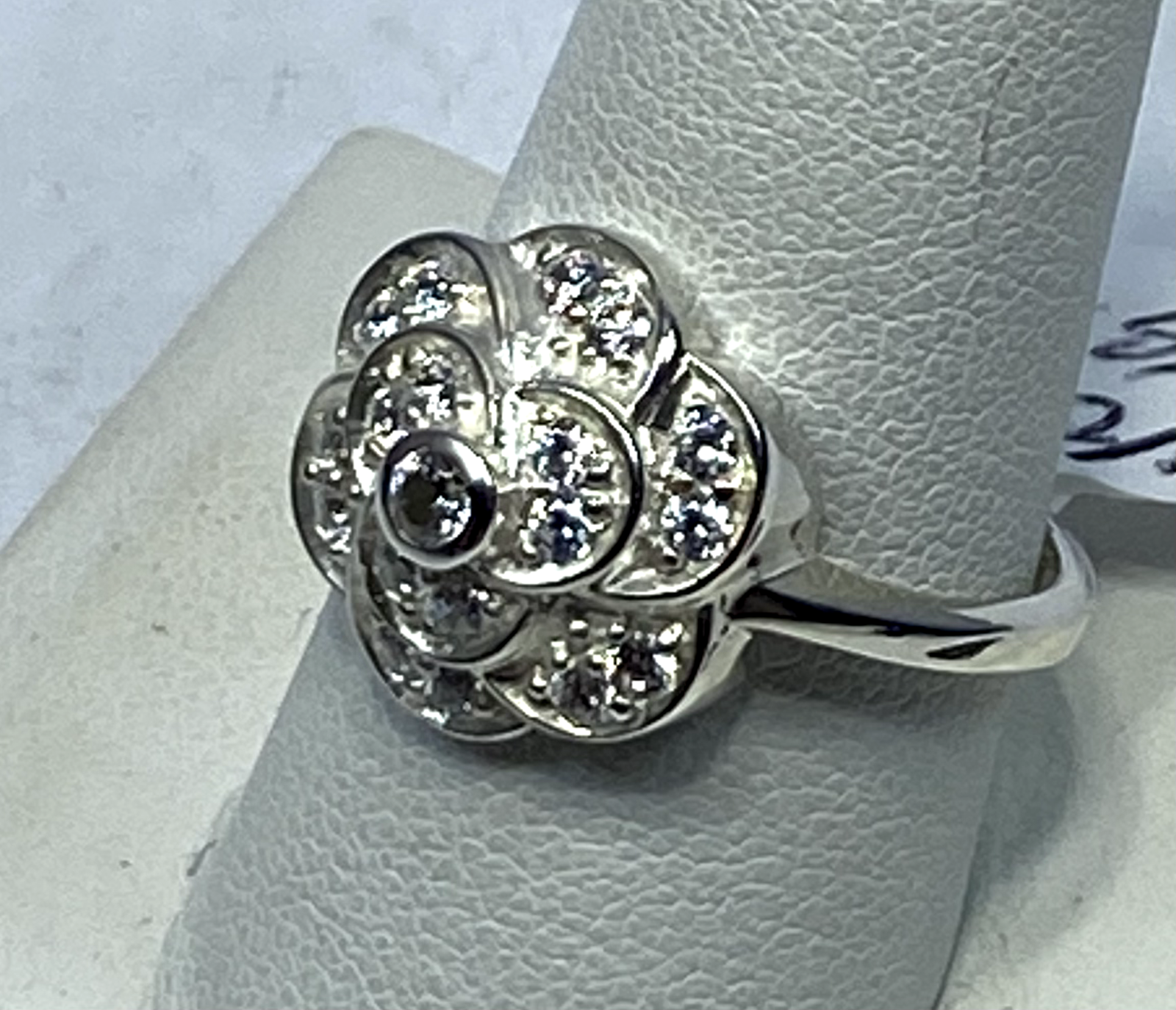Vintage Sterling Silver 925 Size 10 Clear Stone Ring NWT Vintage Sterling Silver 925 Size 10 Clear Stone Ring NWT