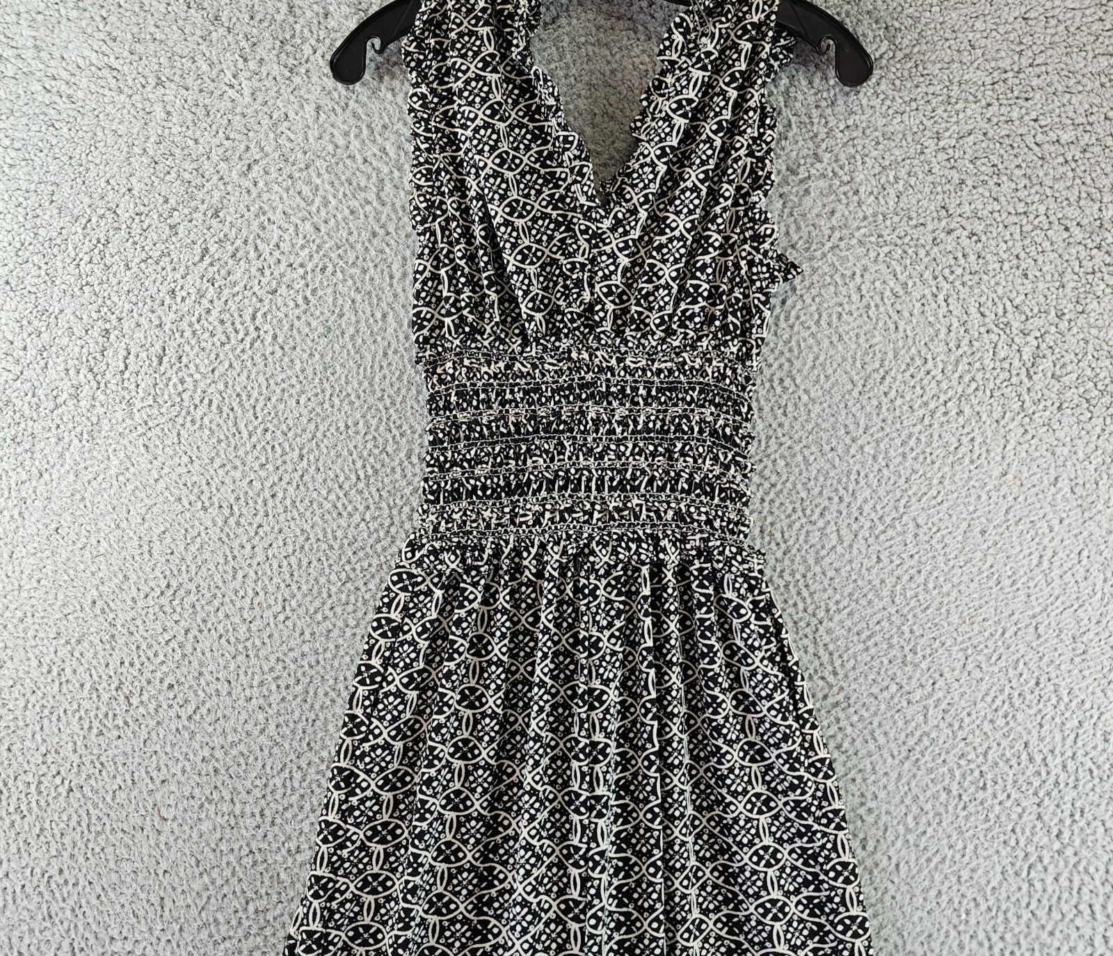 Max Studio Shirred Medallion Print Jumpsuit Women's XS Black/White V-Neck PullOn - Picture 15 of 15