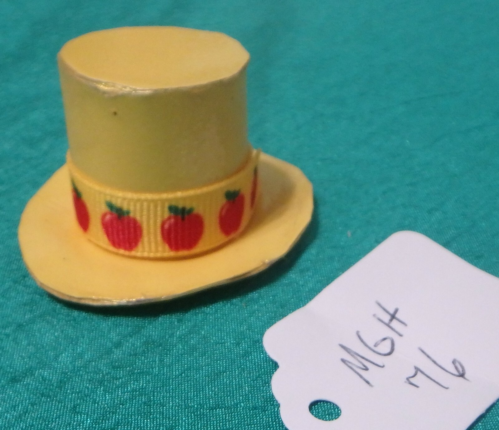 Yellow Speckled Top Hat Yellow w Apples Band for 6 Yellow Speckled Top Hat Yellow w Apples Band for 6