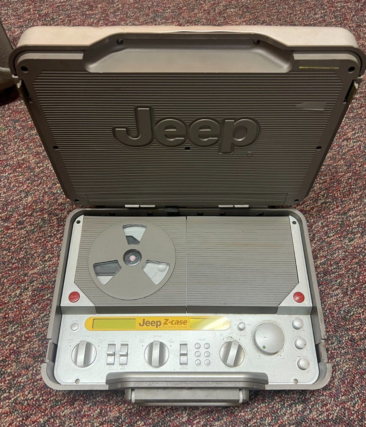 Jeep Z-Case Model ZC-PSB-9 Portable Stereo Boombox Radio CD