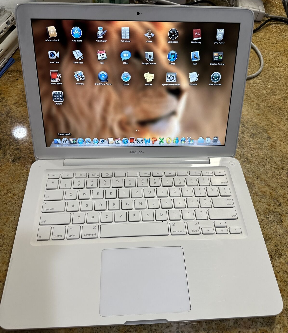 Apple Macbook 13 A1342 White Unibody 2.40GHz 128GB SSD4GB Apple Macbook 13 A1342 White Unibody 2.40GHz 128GB SSD4GB