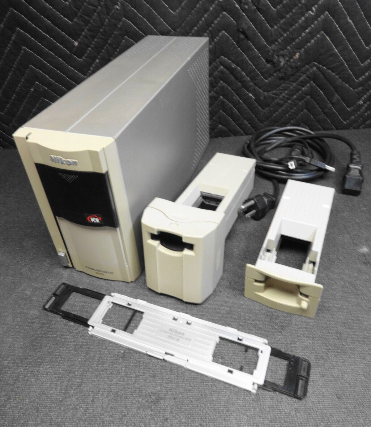 NIKON Coolscan IV ED LS-40 ED 35mm Film Scanner w/ SA-21, MA