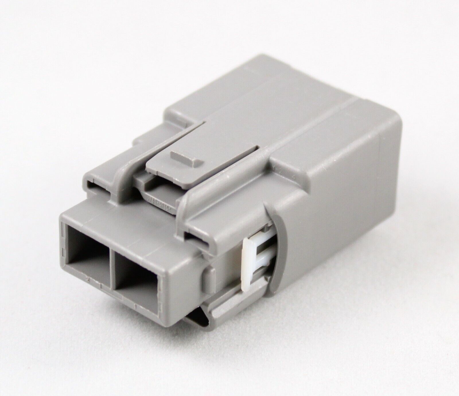 Yazaki 7282-6458-40 connector housing 2POS male light gray Yazaki 7282-6458-40 connector housing 2POS male light gray