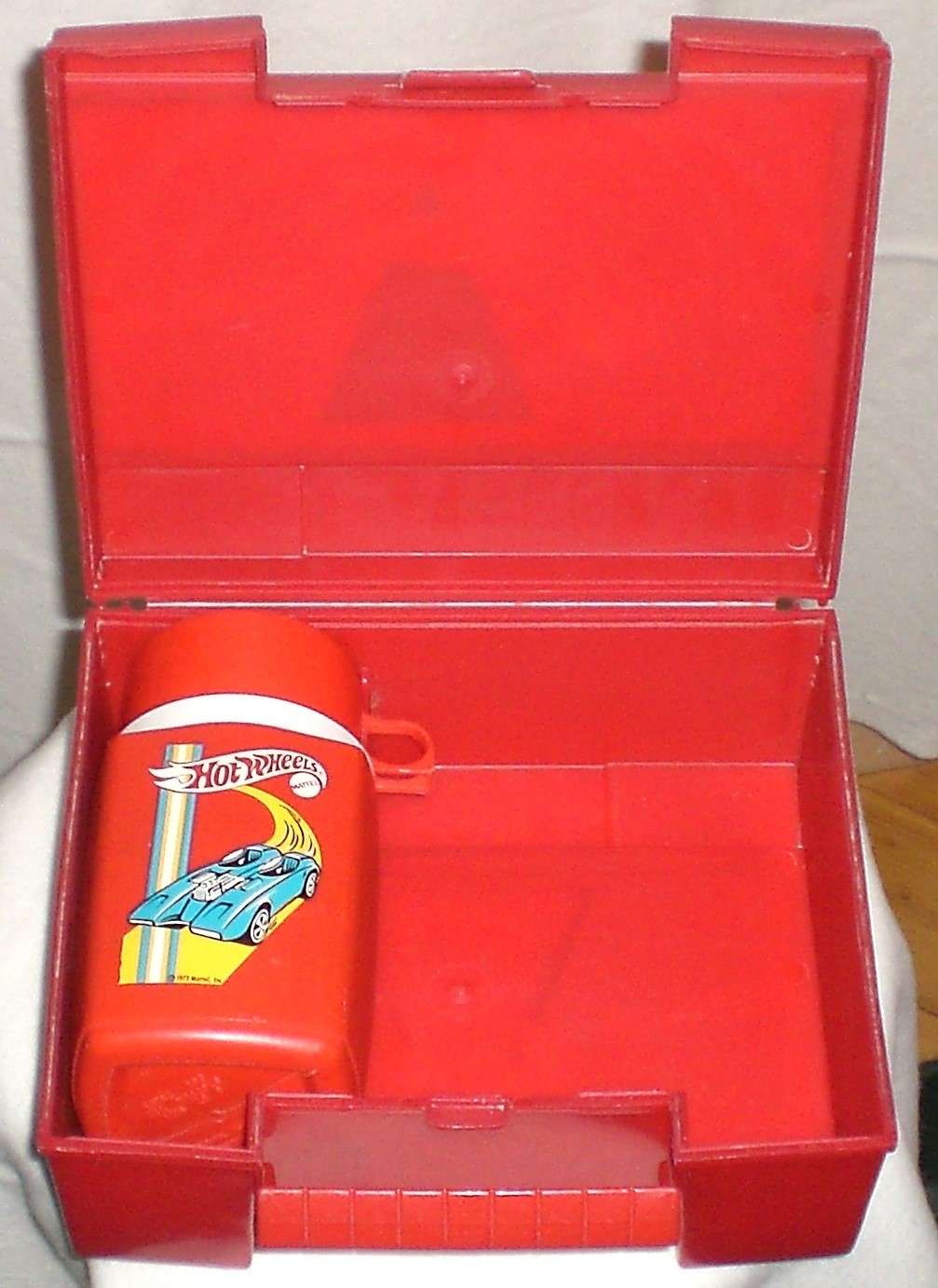 Vintage 1972 Hot Wheels Plastic Lunch Box W/1973 Thermos Complete.