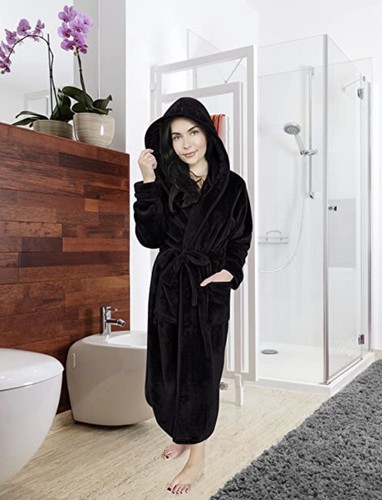 Women’s NY Threads Plush Fleece HooDed Bathrobe  Size Medium Black New W/O Tags