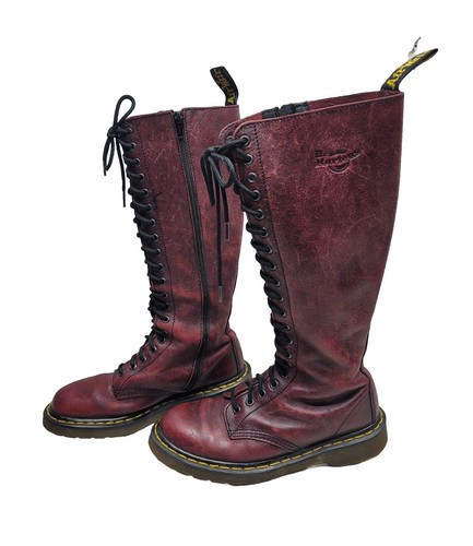 Lace Up Unisex Men's 7 Women's 8 Cherry