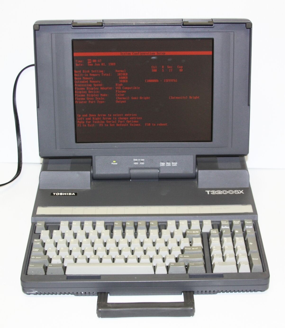 Computadores antigos Toshiba e mainframes