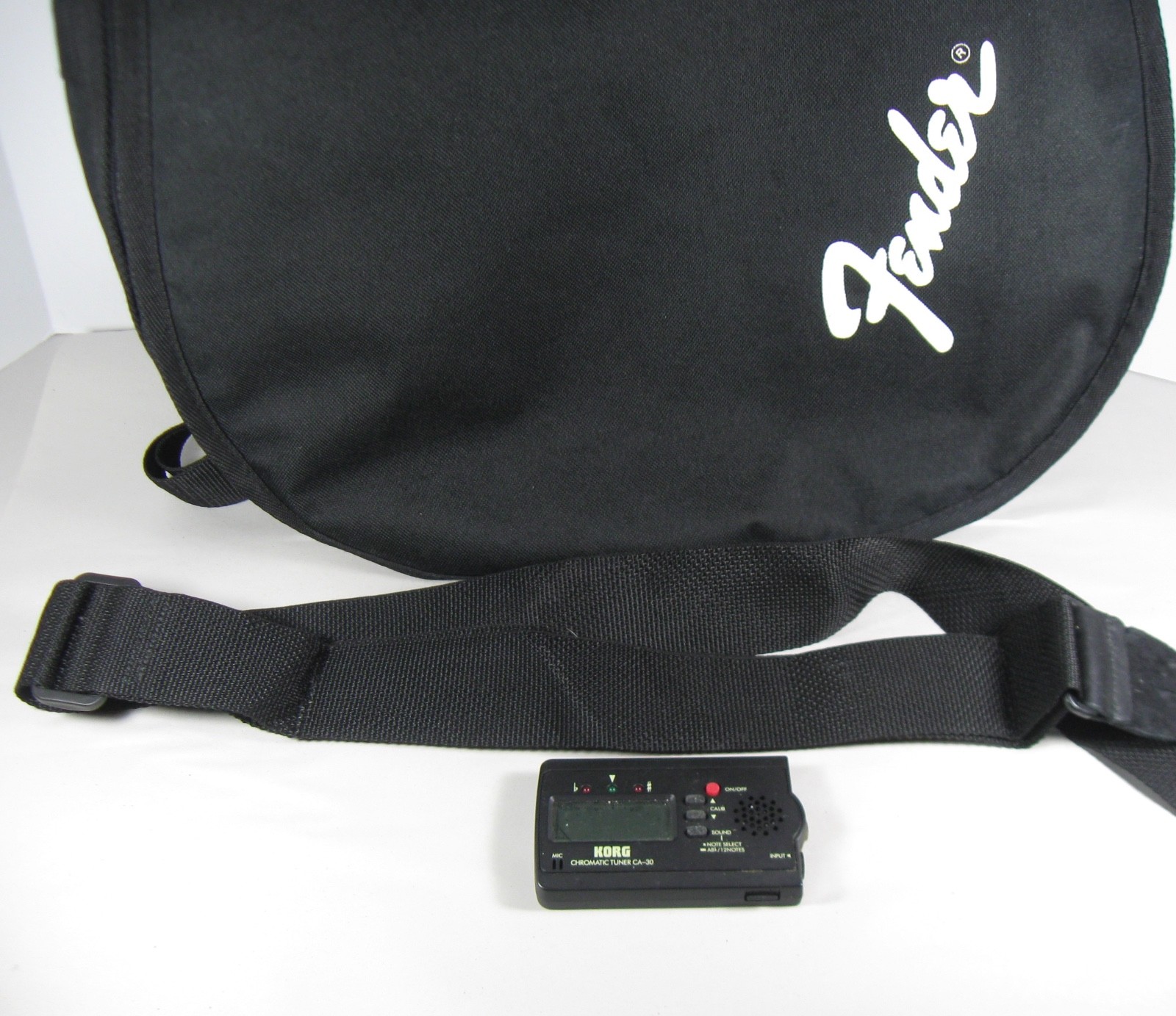 Fender SOFT SIDE BLACK FENDER GUITAR CARRYING CASE 43